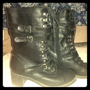 Womens mid-calf boots